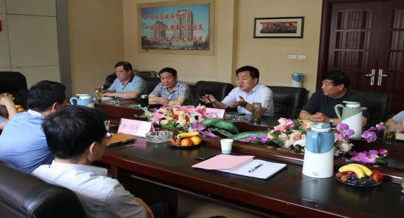 西山煤电集团公司领导与集团公司领导座谈交流