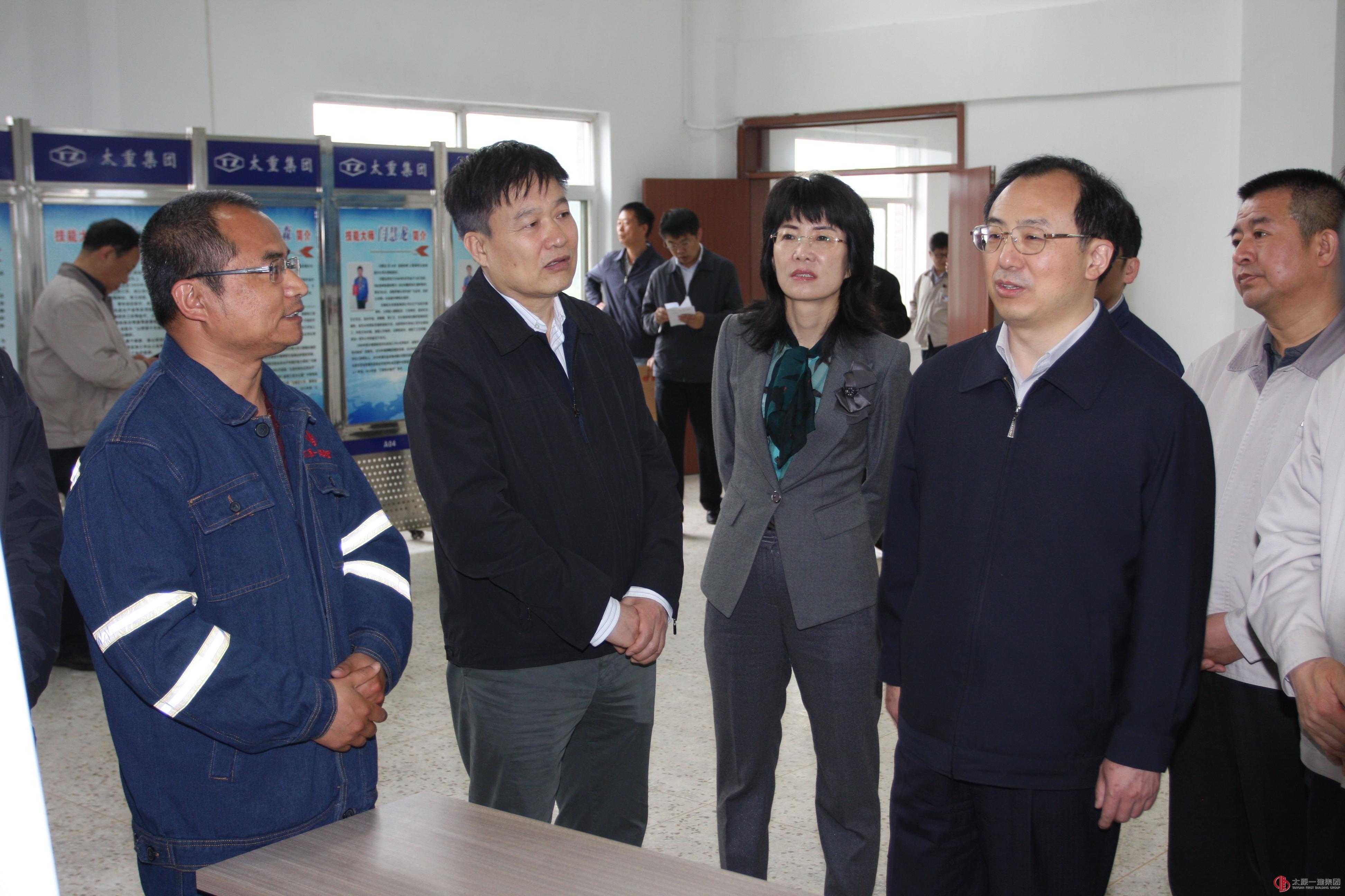 市委书记吴政隆观摩集团公司“五小”优秀成果