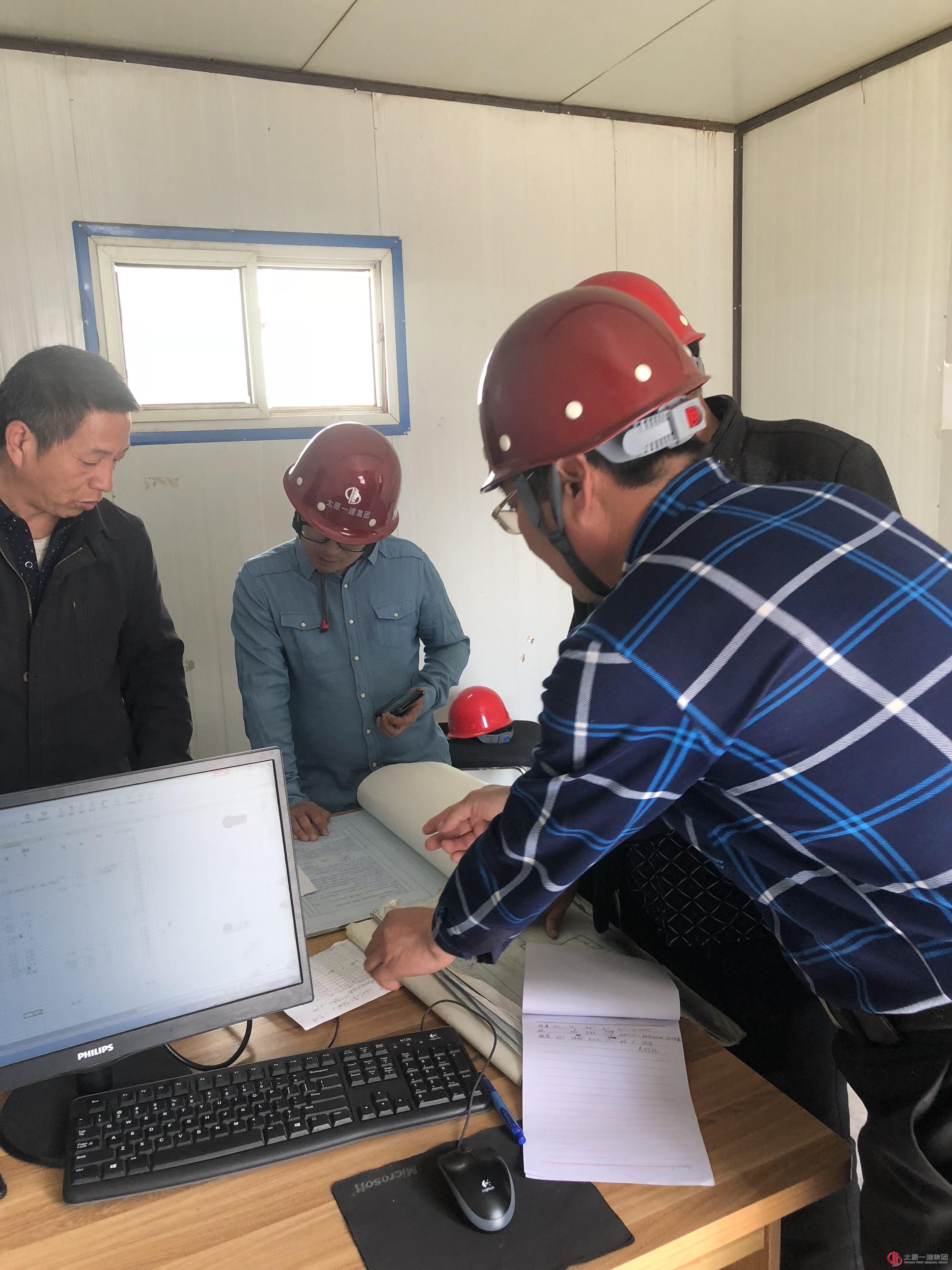 十三分公司科技创新城第一中学及长治消防站项目开展复工检查及现场三级安全教育